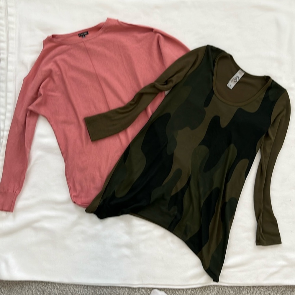 Bundle Of 2 Long Sleeve Shirts Women’s Small